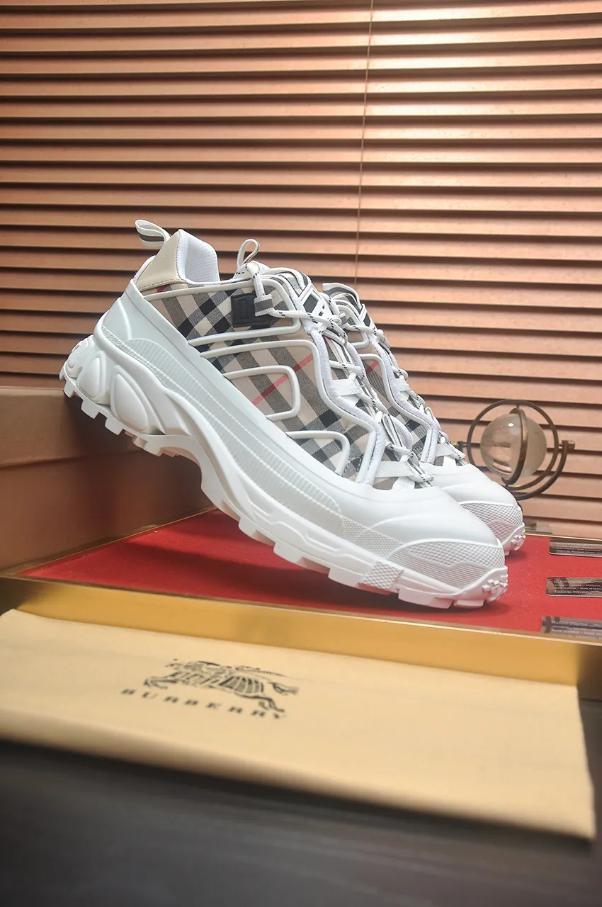 Men's shoes 💰680💶[Burberry] (cowhide lining) classic low-top sneakers｜Imported cowhide with classic plaid fabric｜Cow leather lining｜Original outsole｜Fine workmanship and comfortable to wear Size: 38-44 (customized at 45)